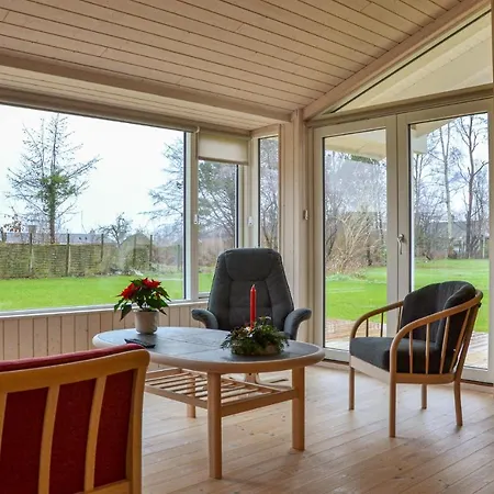 Semesterbostad Beautiful In W/ 3 Bedrooms *